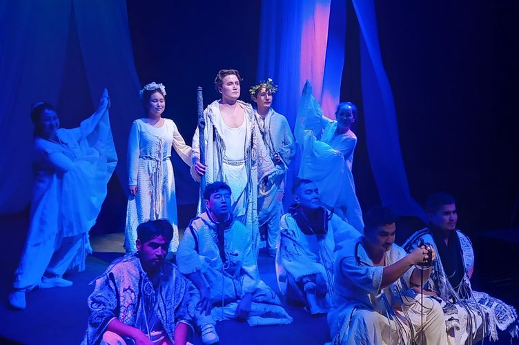 Бишкекского городского драматического театра имени Арсена Умуралиева.