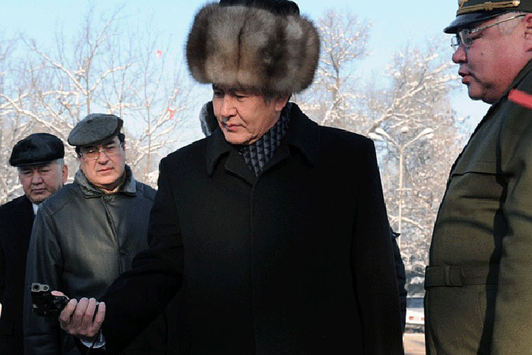 из Интернета