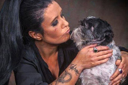 страница Amanda Sparrow Large в Facebook