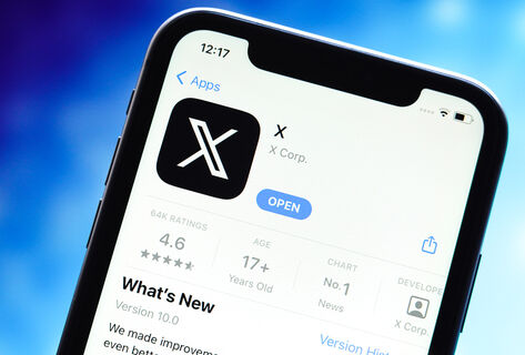 Удалить соцсеть&nbsp;X и&nbsp;нейросеть Grok из&nbsp;магазинов требуют от&nbsp;Apple и&nbsp;Google 