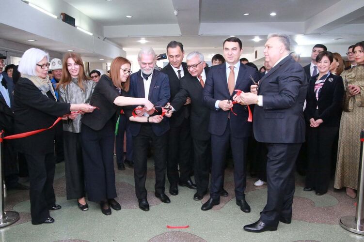 из Интернета