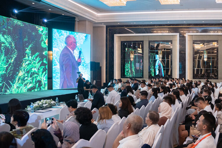 организаторов