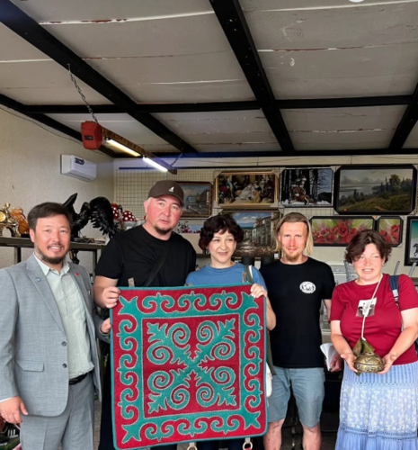 из социальных сетей