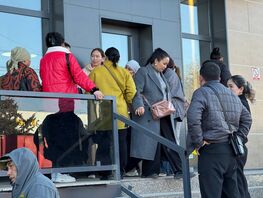 Ажиотаж у&nbsp;офиса &laquo;Кут&raquo;: бишкекчане четвертый день стоят в&nbsp;очереди за&nbsp;квартирами 