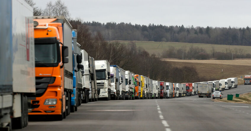 ЕЭК объяснила причины очередей на&nbsp;границе Кыргызстана и&nbsp;Казахстана 