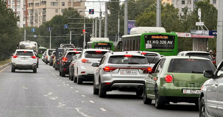 Граждан КР&nbsp;с&nbsp;иностранными правами хотят обязать проходить регистрацию 